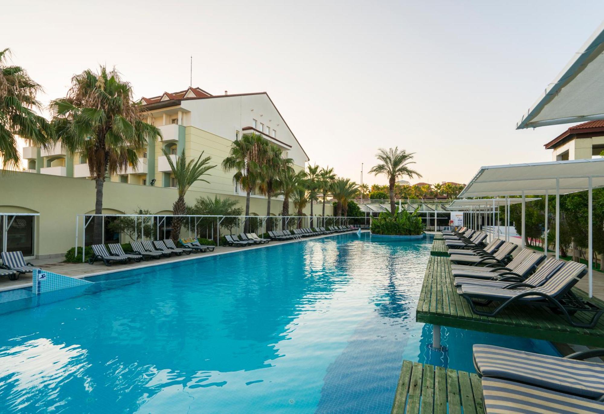 Sural Resort Hotel Side Buitenkant foto